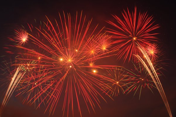 ФЕЙЕРВЕРК НА ДЕНЬ МЕТАЛЛУРГА В АЧИНСКЕ