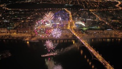 ГРАНДИОЗНЫЙ САЛЮТ ПОБЕДЫ В КРАСНОЯРСКЕ - Фото 2