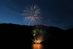 МУЗЫКАЛЬНЫЙ ФЕЙЕРВЕРК НА ГУБЕРНАТОРСКОМ IQ БАЛЕ 2008 - Фото 8