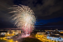 МУЗЫКАЛЬНЫЙ ФЕЙЕРВЕРК НА ОТКРЫТИИ ТРЦ "ПЛАНЕТА" - Фото 5