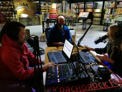 Открытая студия  Красноярск FM в магазине "Бабах" - Фото 3