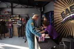 Специалисты МЧС проверяют магазины "Бабах" - Фото 9